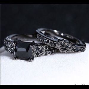 New! *18k Black Gold Black Sapphire Ring Set